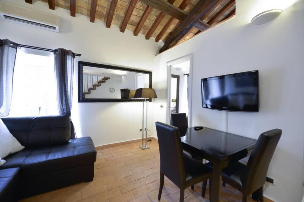 Ibernesi - Charming Apartment At The Roman Forums Экстерьер фото