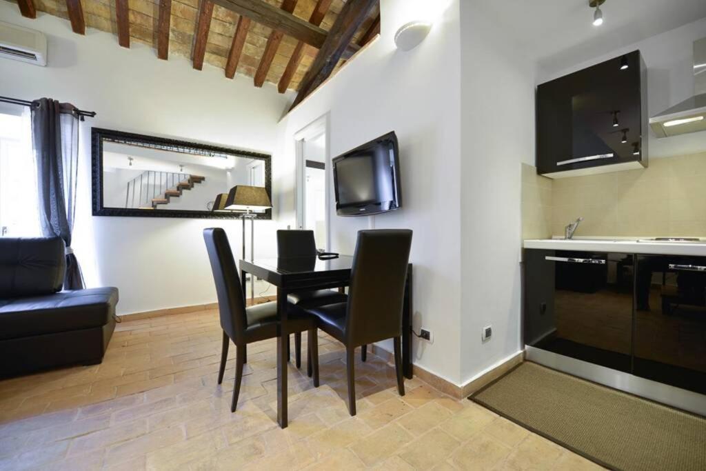 Ibernesi - Charming Apartment At The Roman Forums Экстерьер фото