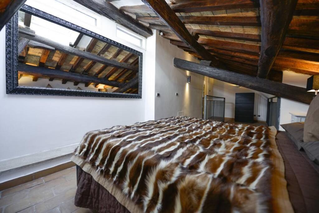 Ibernesi - Charming Apartment At The Roman Forums Экстерьер фото