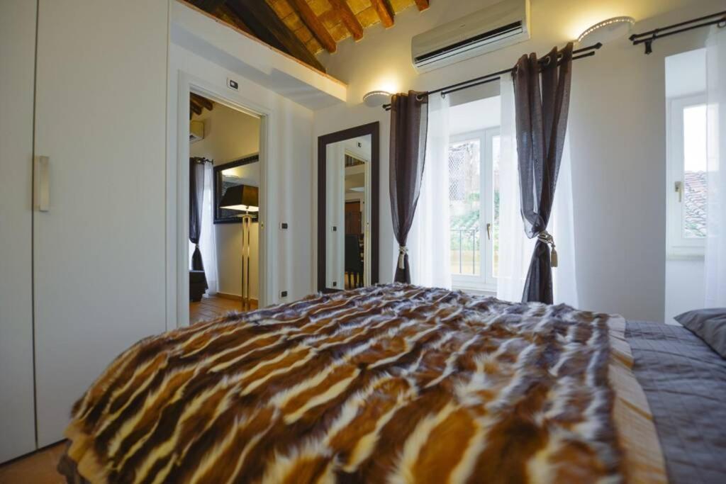 Ibernesi - Charming Apartment At The Roman Forums Экстерьер фото
