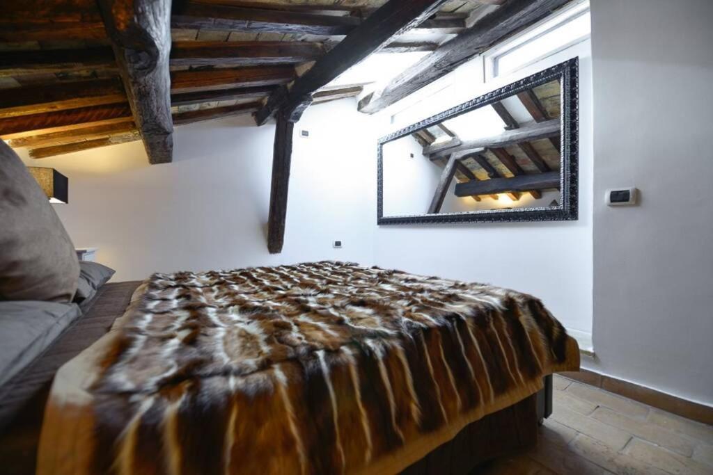 Ibernesi - Charming Apartment At The Roman Forums Экстерьер фото