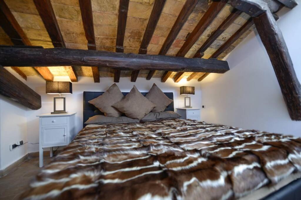 Ibernesi - Charming Apartment At The Roman Forums Экстерьер фото